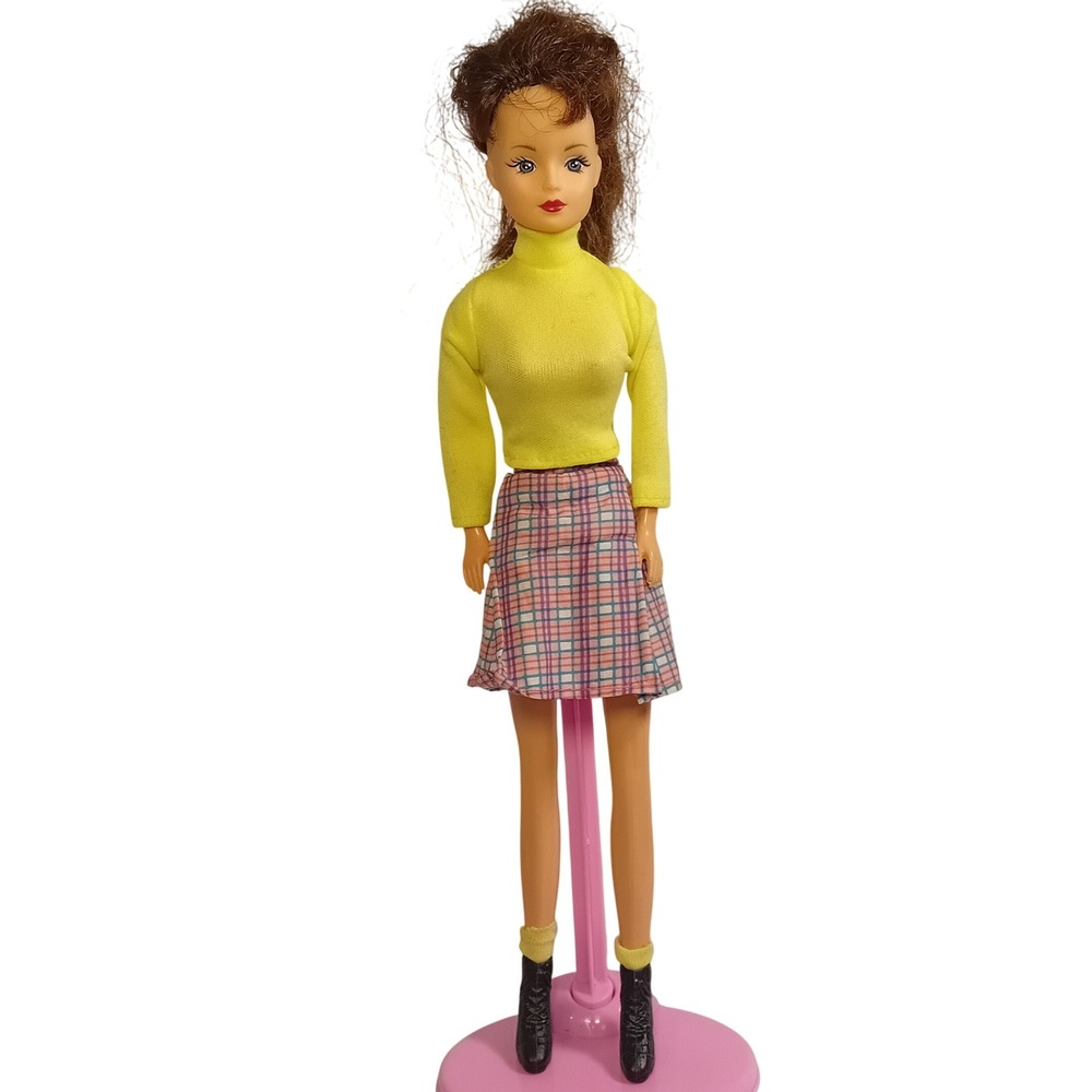 Vintage 1960s Uneeda‎ Barbie Fashion Doll Fully Dressed Doll READ